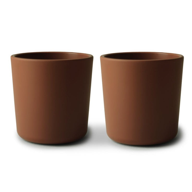 conjunto de dois copos abertos para bebés e crianças na cor caramel da marca mushie