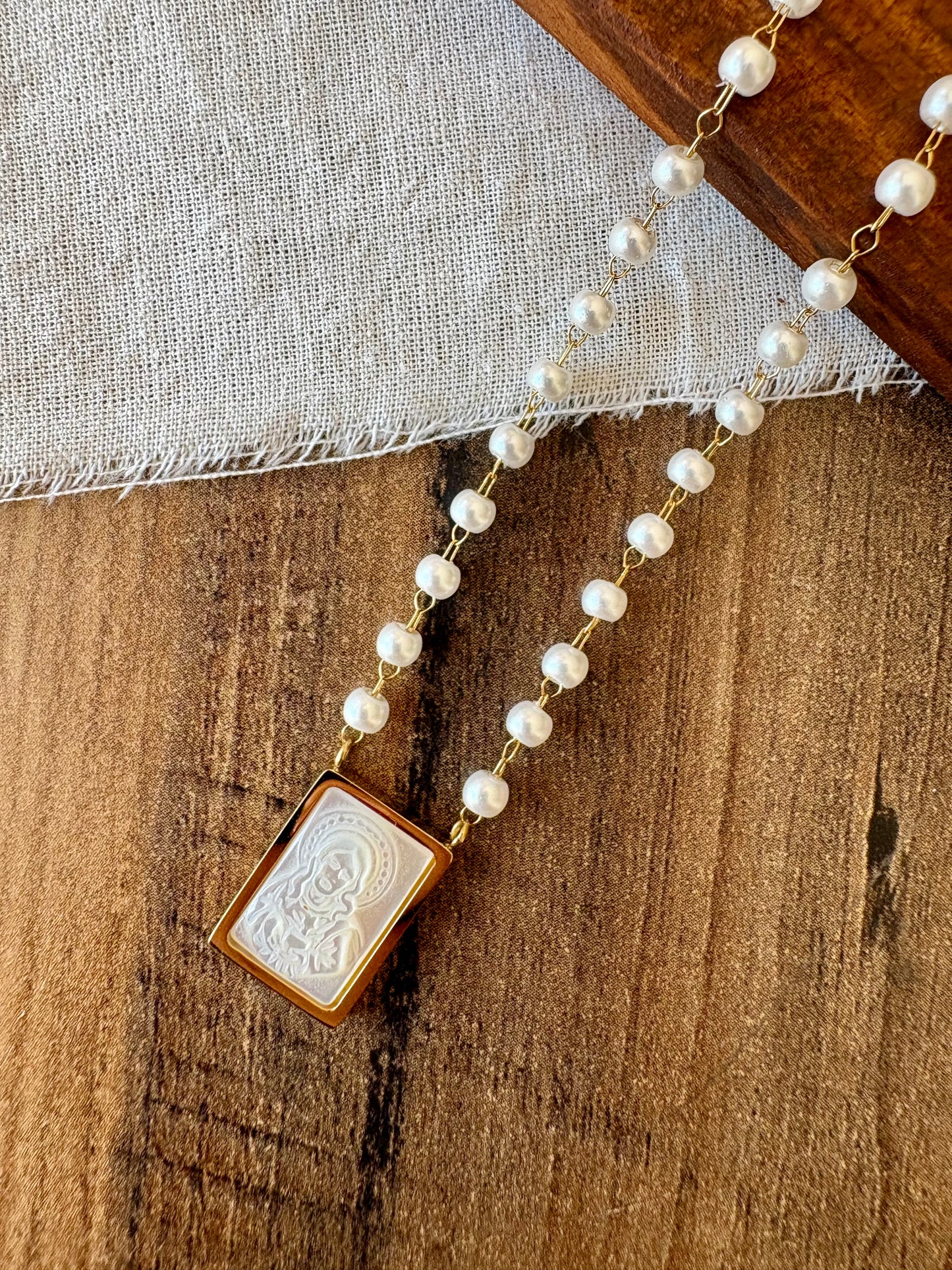 Colar com medalha em madrepérola retangular | Minhámê