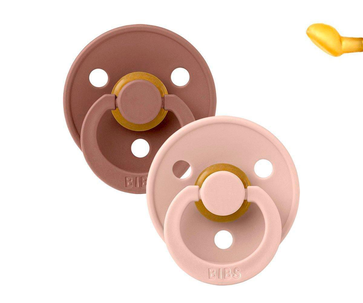 duas chupetas com tetina anatómica nas cores Blush/woodchuck da marca bibs