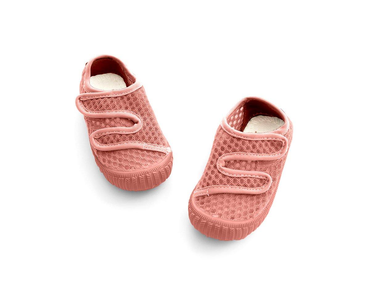 Calçado infantil respirável próprio para água na cor Coral Rouge da marca Grech & Co
