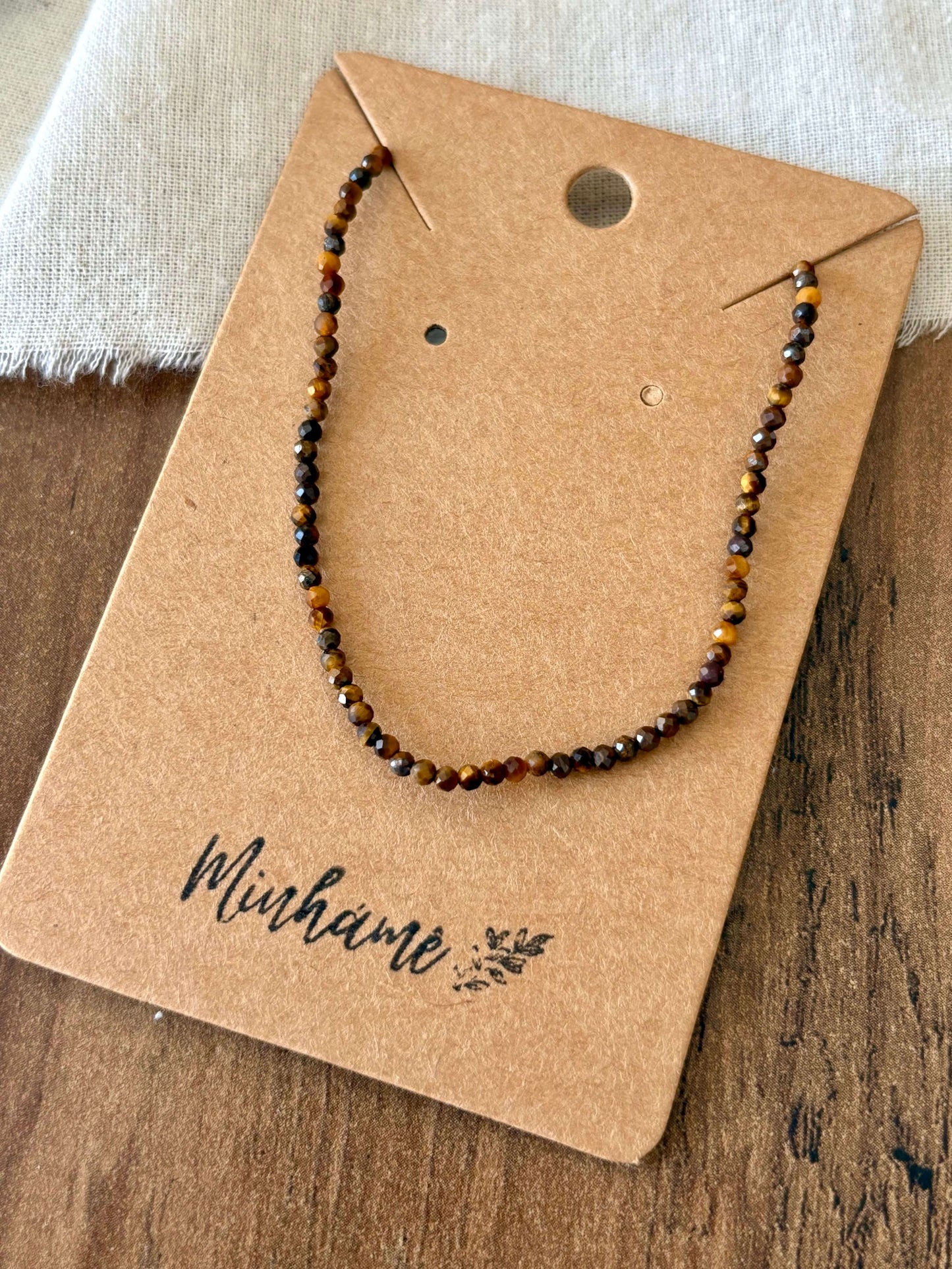 Colar de contas castanho | Minhámê