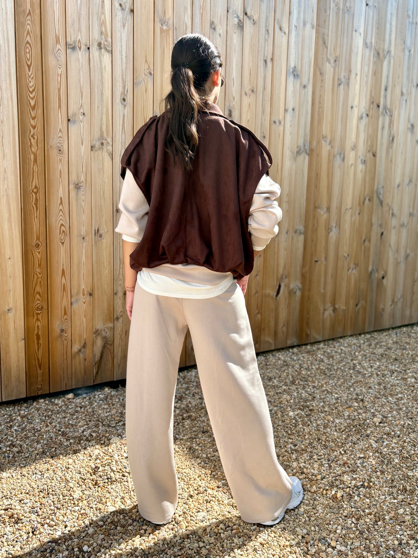 Colete com fecho camel | Minhámê