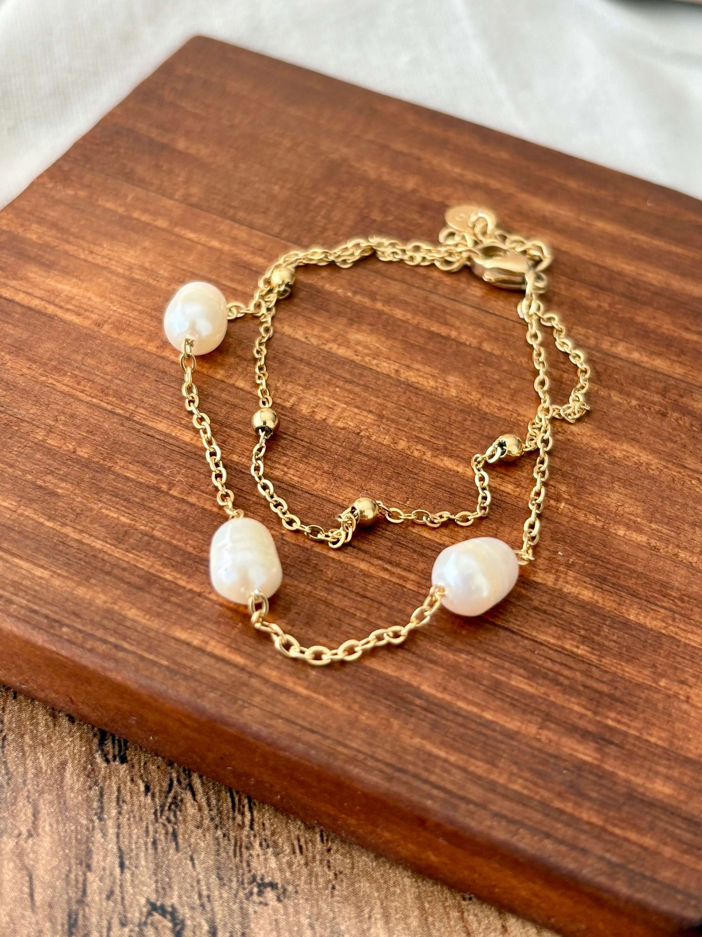 Pulseira dupla de pérolas grandes | Minhámê