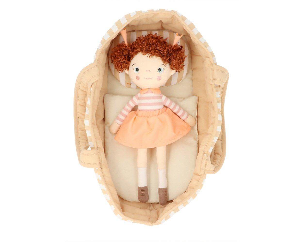 Boneca de pano My Little Friend Peach da marca Monneka na alcofa caramel