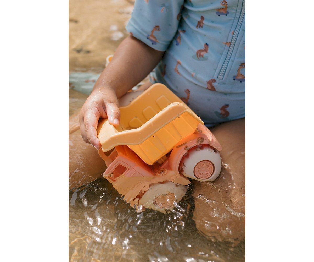 conjunto de brinquedos de praia com camião da marca Monneka na cor Old Rose em detalhe