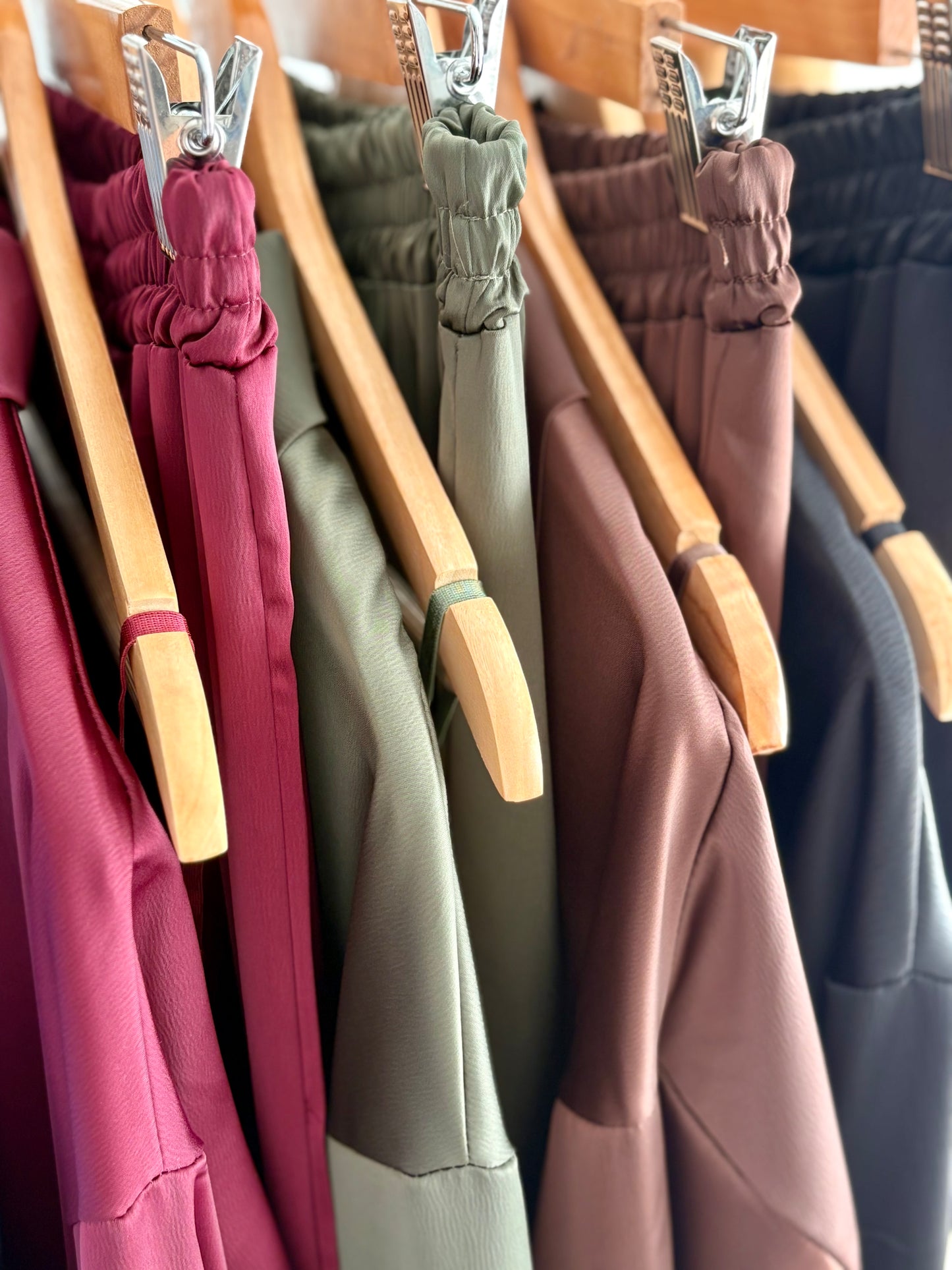 Conjunto calças, camisa e top burgundy | Minhámê