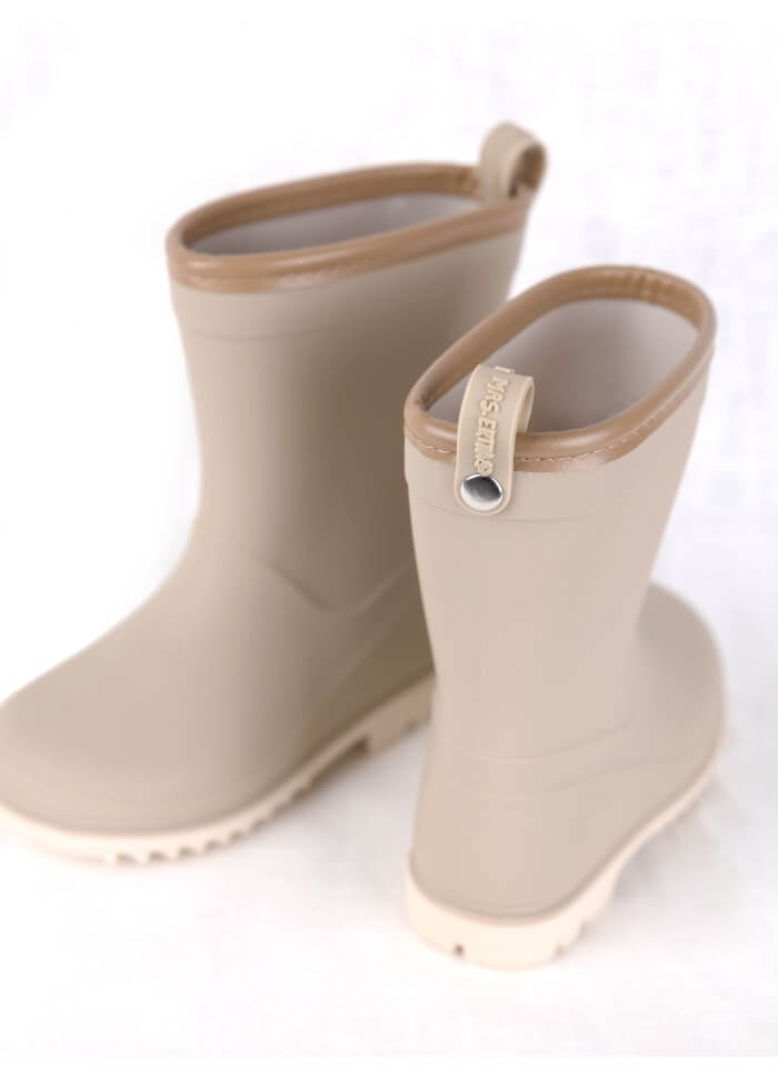 Botas infantis para a chuva na cor taupe da marca Mrs ertha (galochas) vista traseira