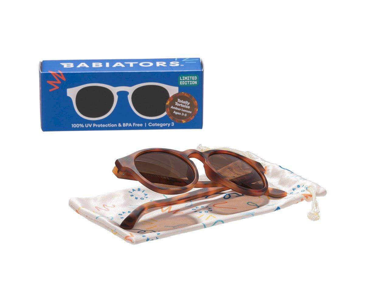 Óculos de sol modelo keyhole da marca babiators na cor tortoise Com bolsa de transporte