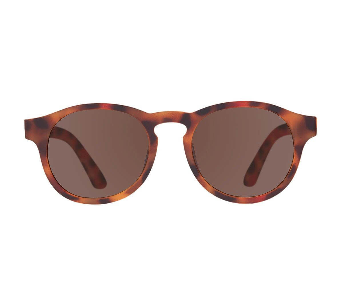 Óculos de sol modelo keyhole da marca babiators na cor tortoise