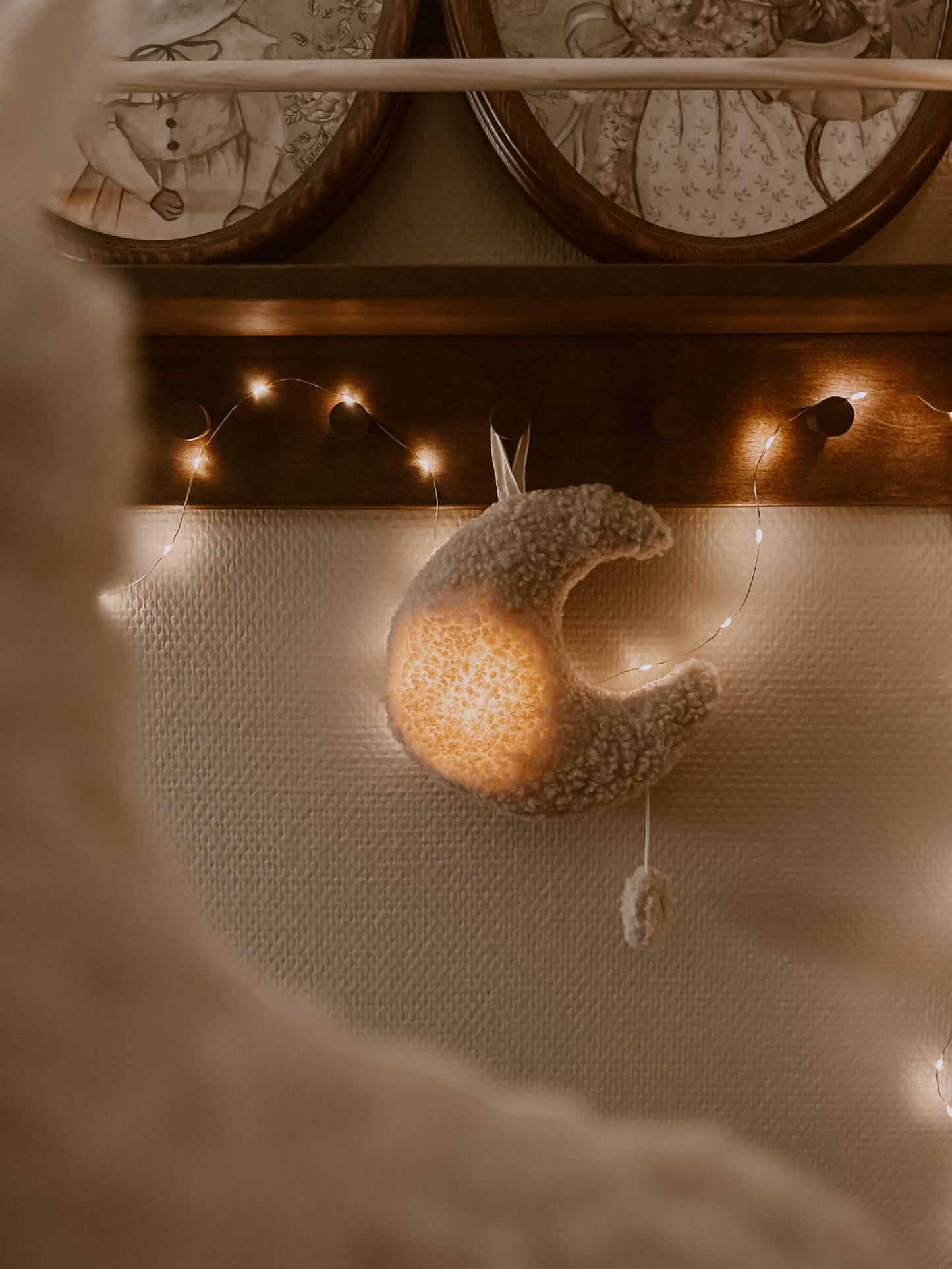 Night Buggies Peluche com Luz e Som Moon | Mrs Ertha