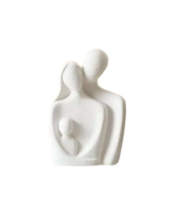Escultura de família com mãe pai e filho ou filha