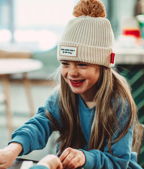 Gorro infantil Block Sandy da marca Hello Hossy Com pompom