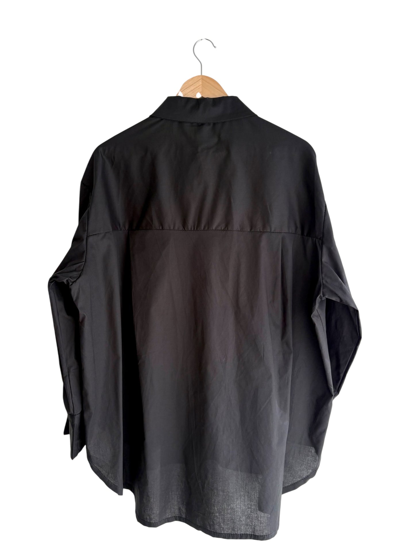 Camisa com botões dourados preto | Minhámê