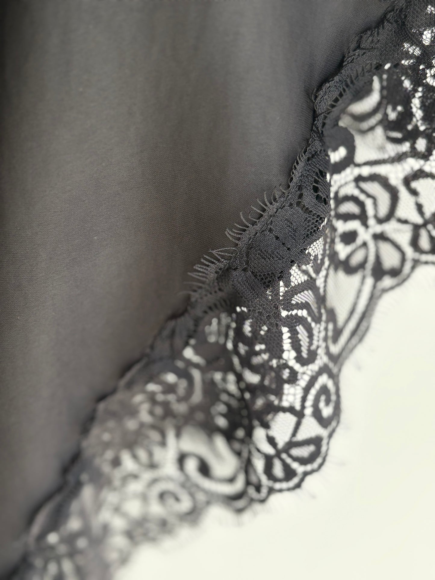 Saia com Renda Preto | Minhámê