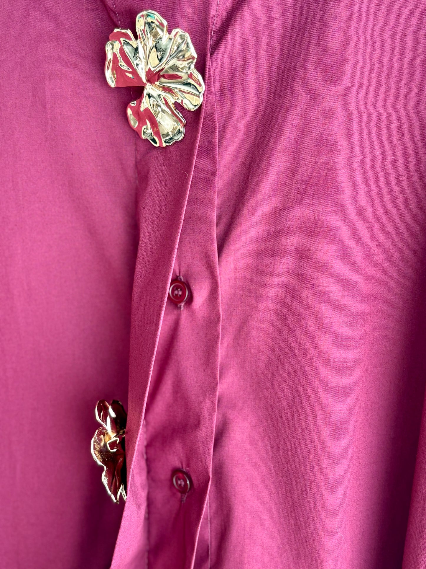 Camisa com botões dourados burgundy | Minhámê