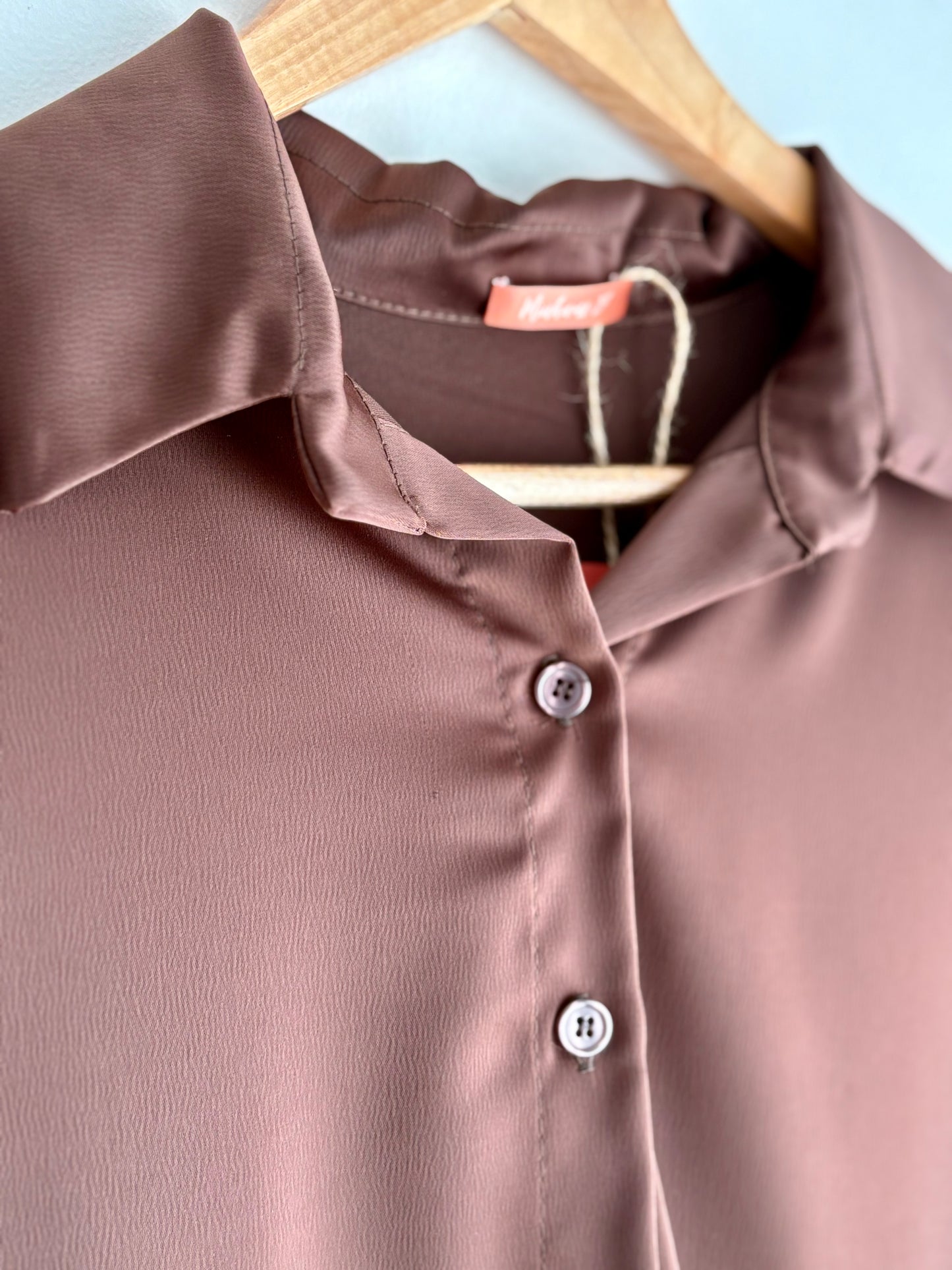 Conjunto calças, camisa e top castanho | Minhámê