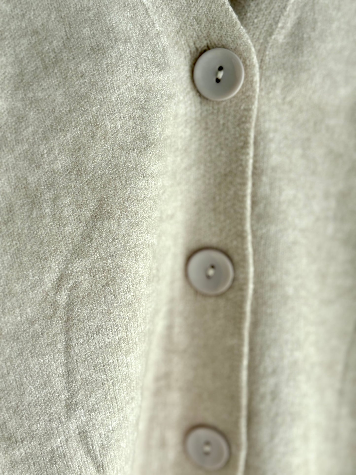Casaco de malha mangas flores taupe | Minhámê