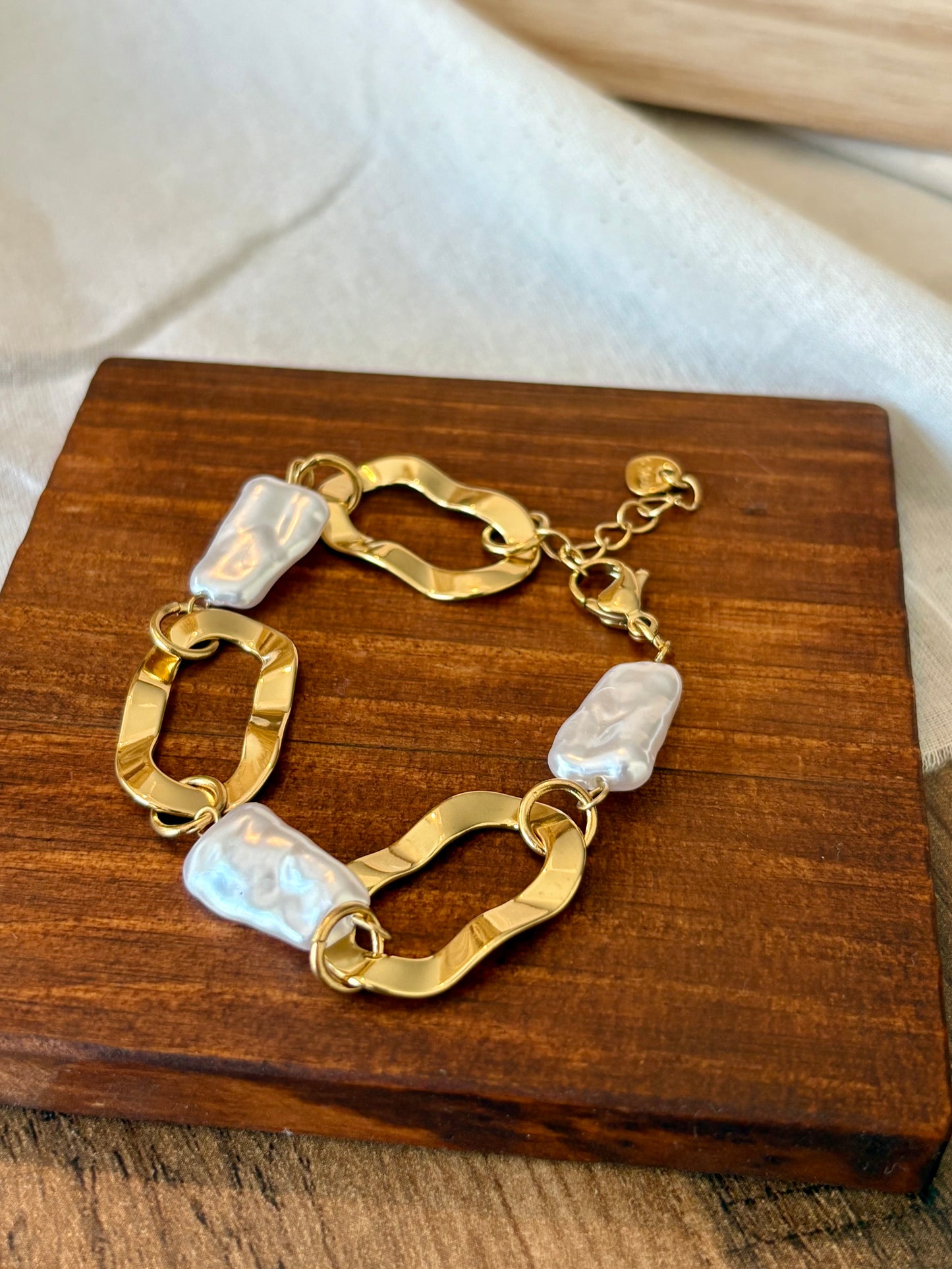 Pulseira pérolas e argolas facetadas | Minhámê