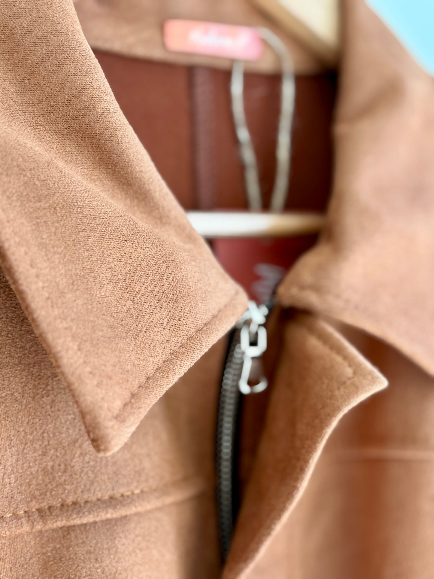 Colete com fecho camel | Minhámê