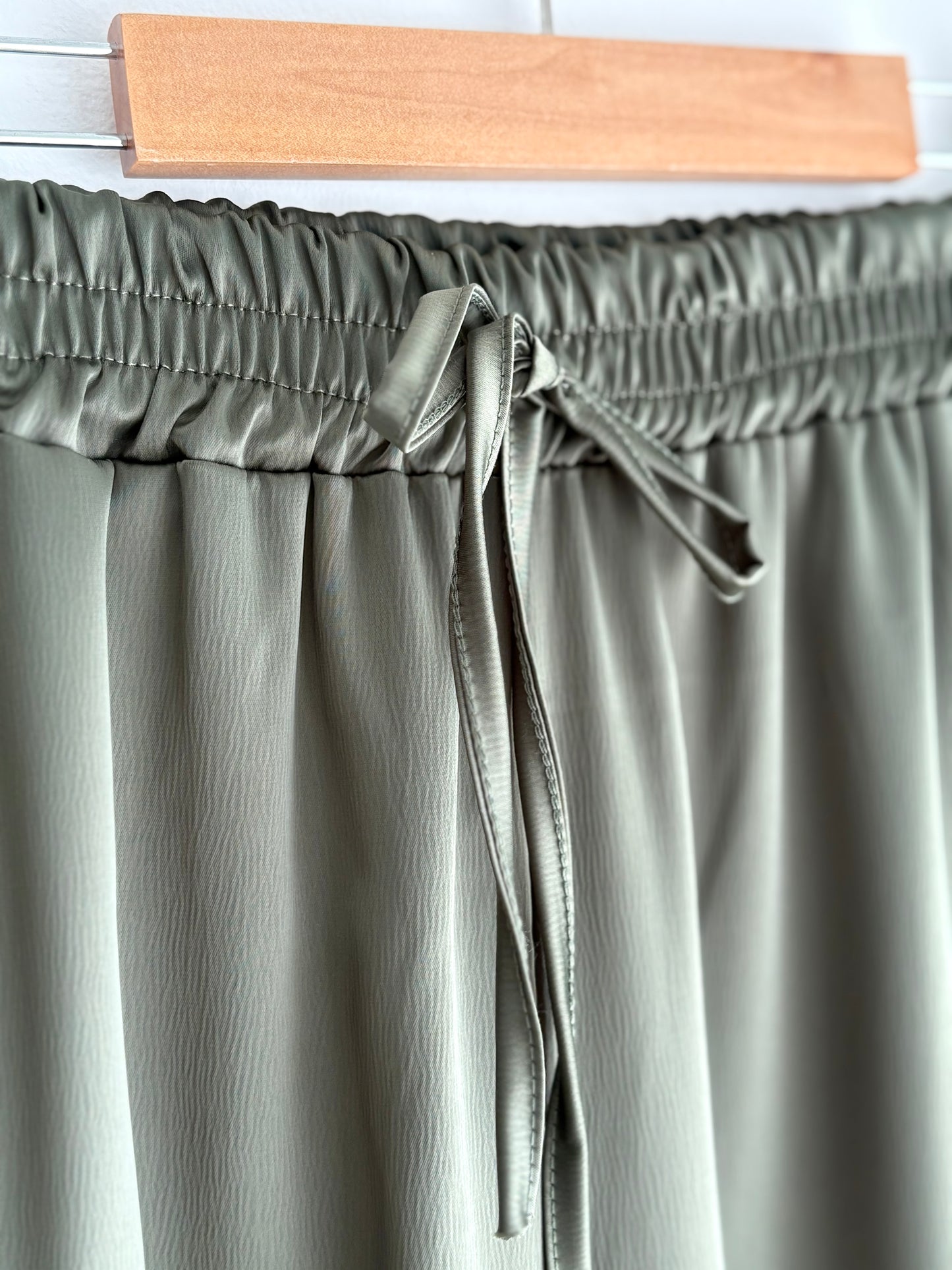 Conjunto calças, camisa e top verde | Minhámê
