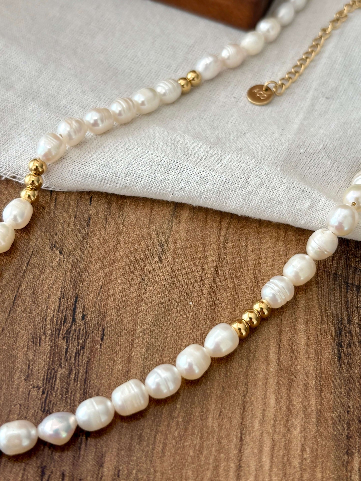 Colar de pérolas e pendente coração | Minhámê