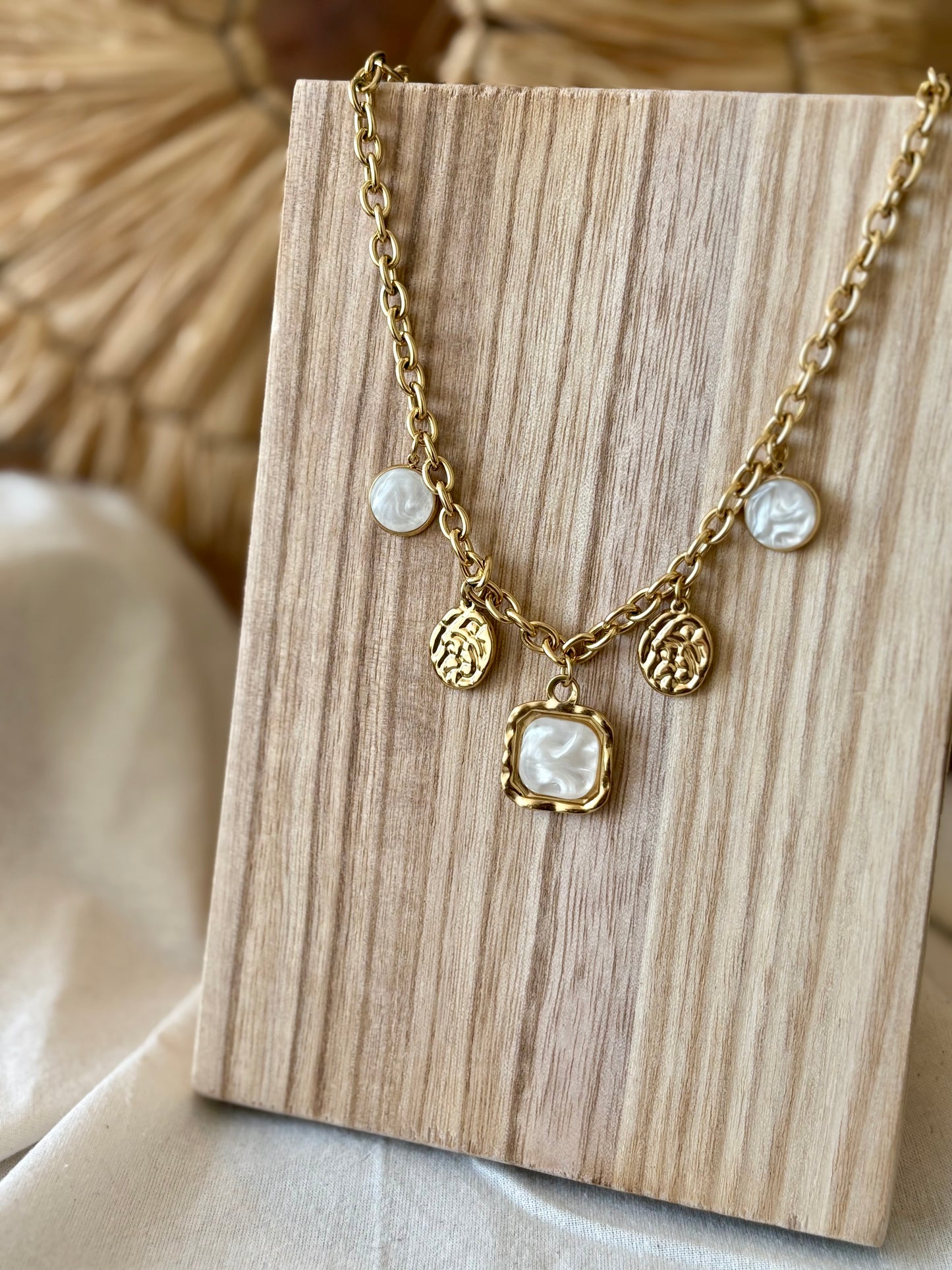 Colar Charm Madrepérola | Minhámê