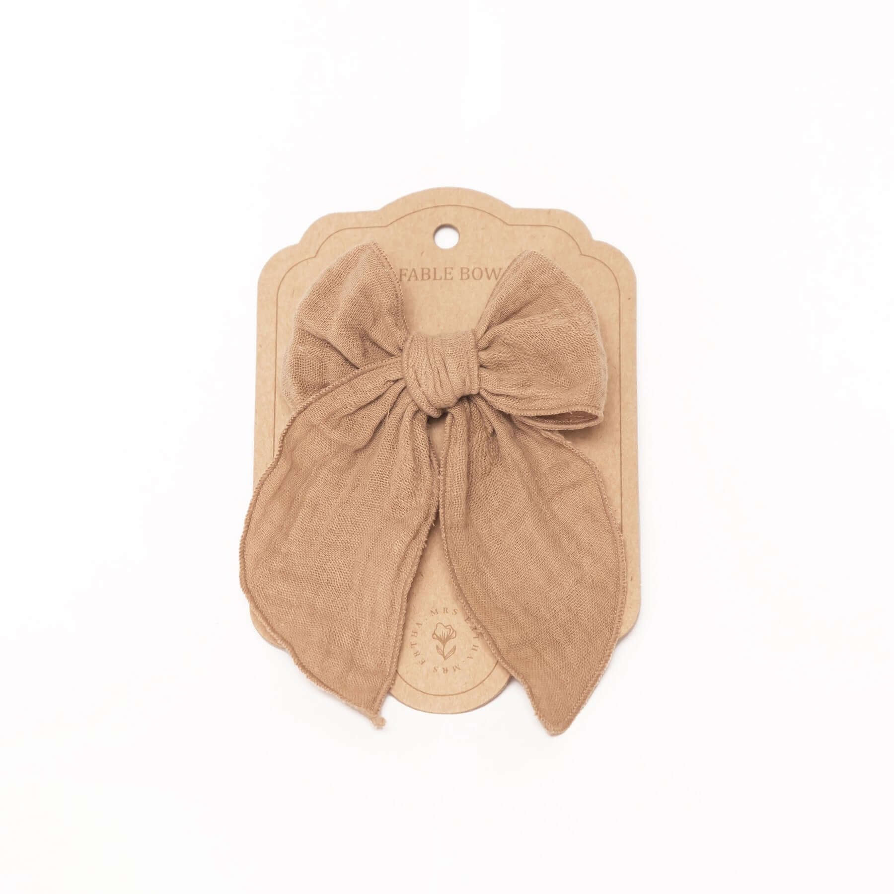 Gancho para cabelo de bebés e crianças em forma de laço da cor Taupe da marca Mrs Ertha